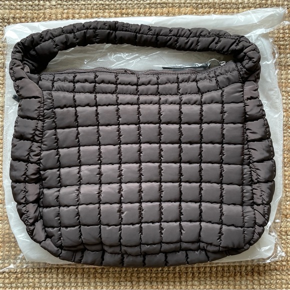 1 LEFT ✨NEW Free People FP Movement Quilted Carryall Bag In Chocolate - Picture 12 of 12